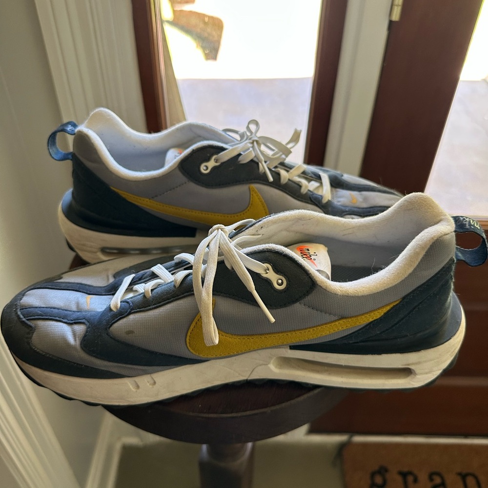 NikeAir Max Dawn 'Particle Grey Dark Citron men’s size 12.5